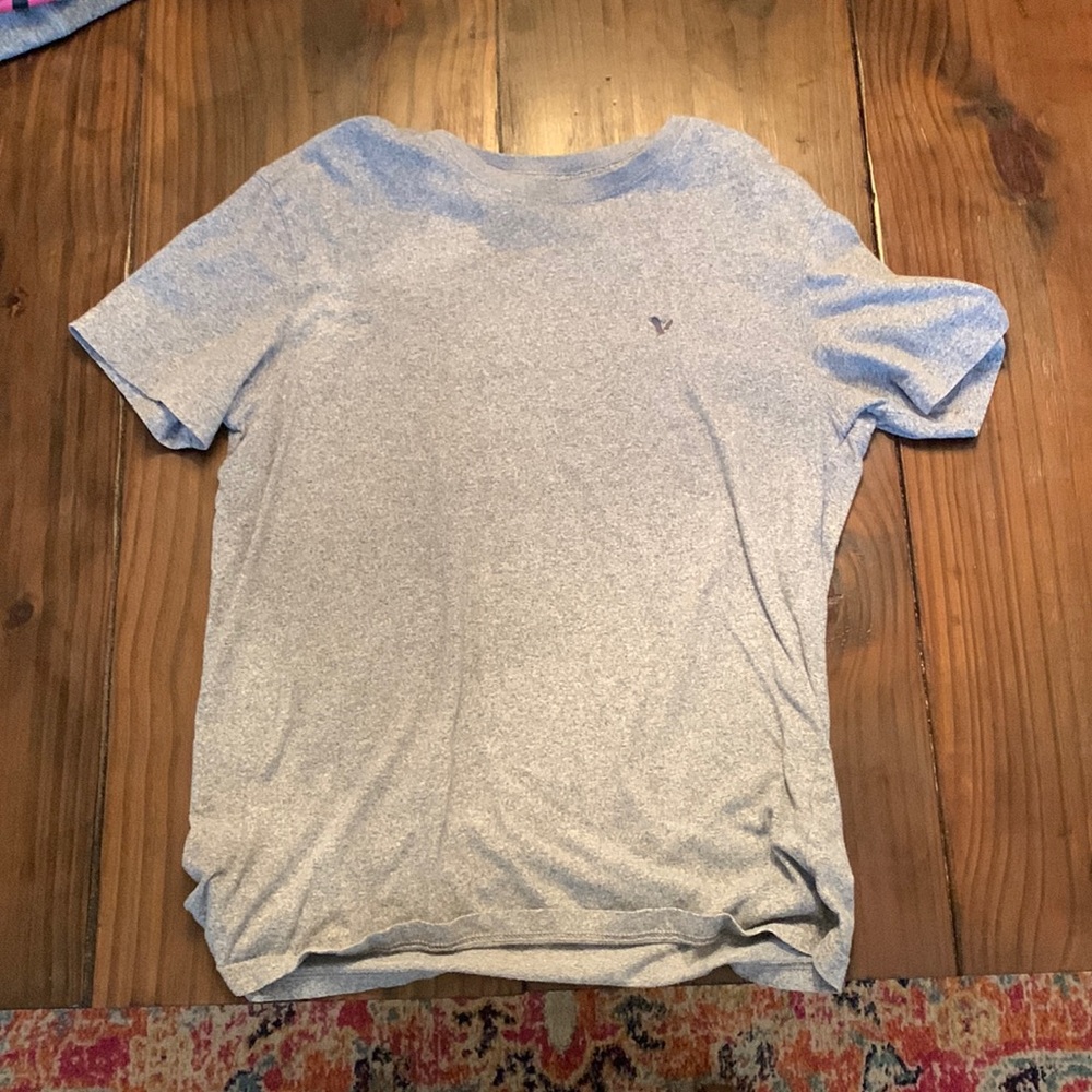 American eagle small plain grey shirt